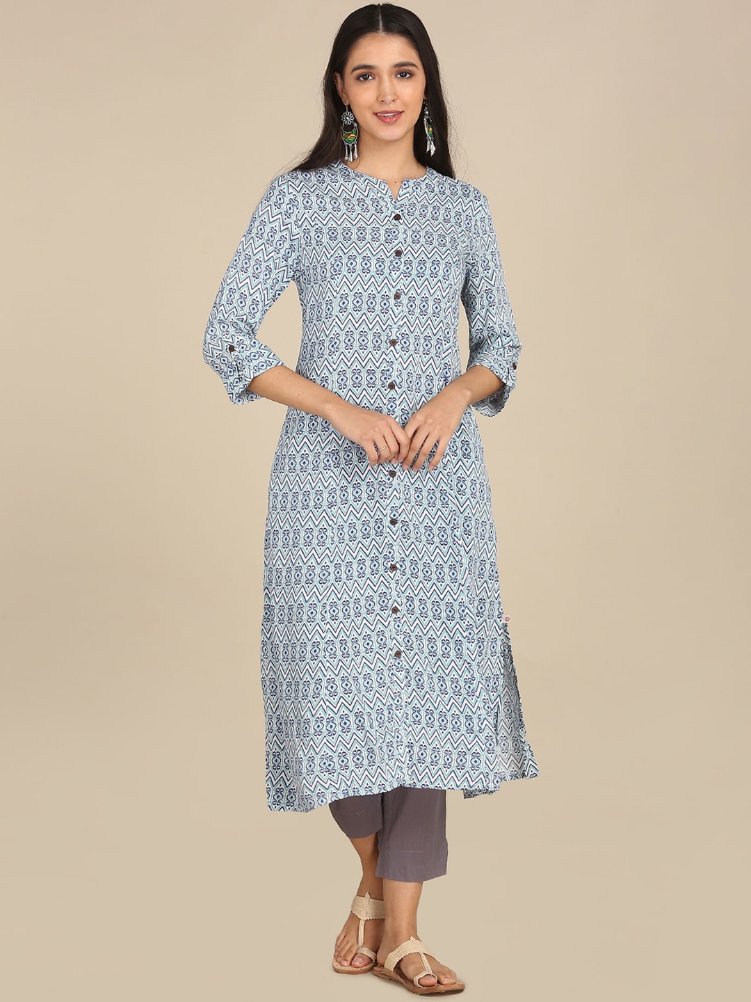 

Karigari Women Blue & White Geometric Printed Straight Kurta