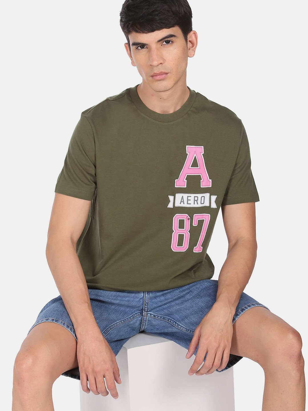 

Aeropostale Men Green & Pink Typography Printed Cotton T-shirt