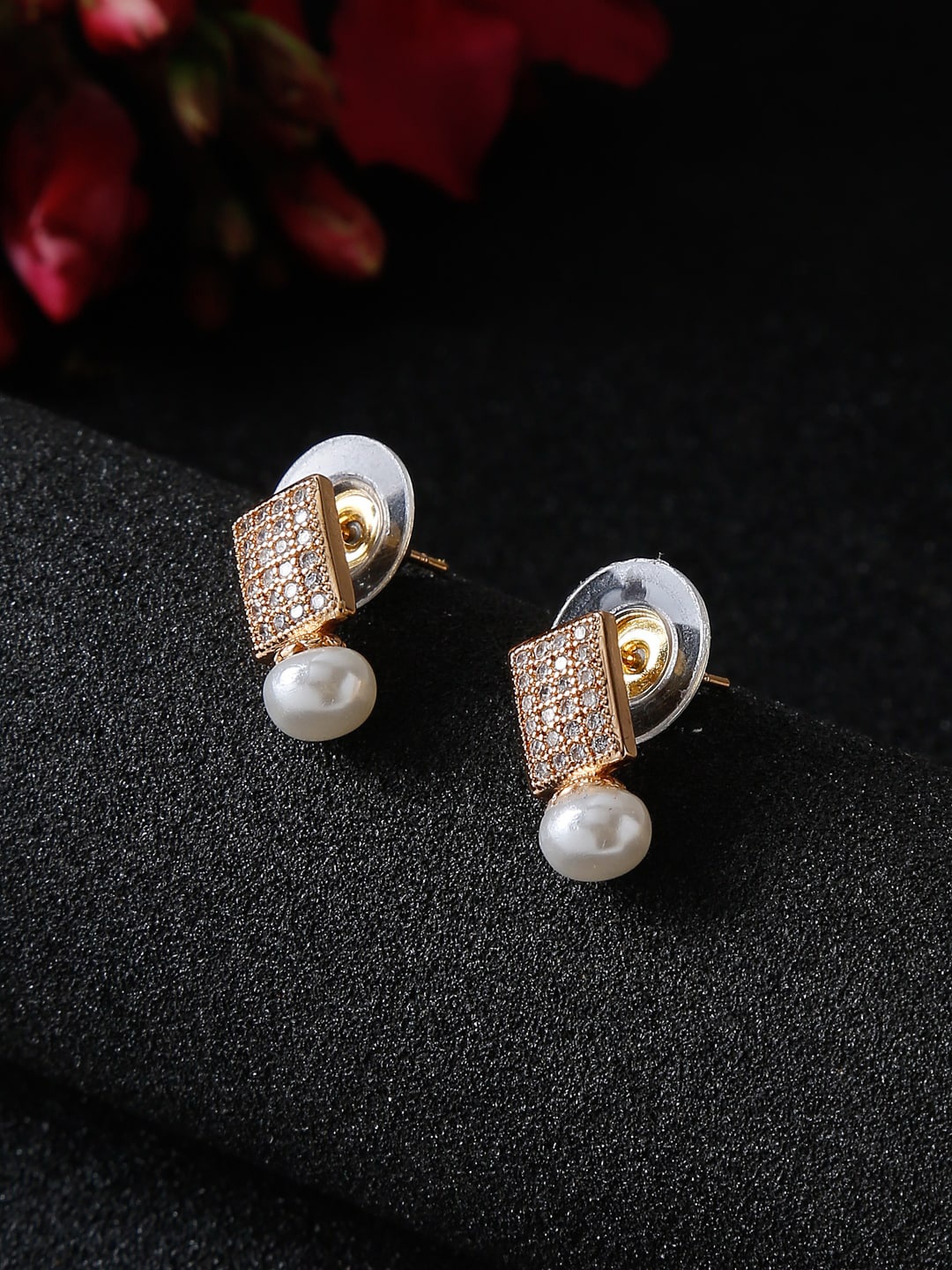 

NEUDIS Gold-Plated Gold-Toned Contemporary Studs Earrings