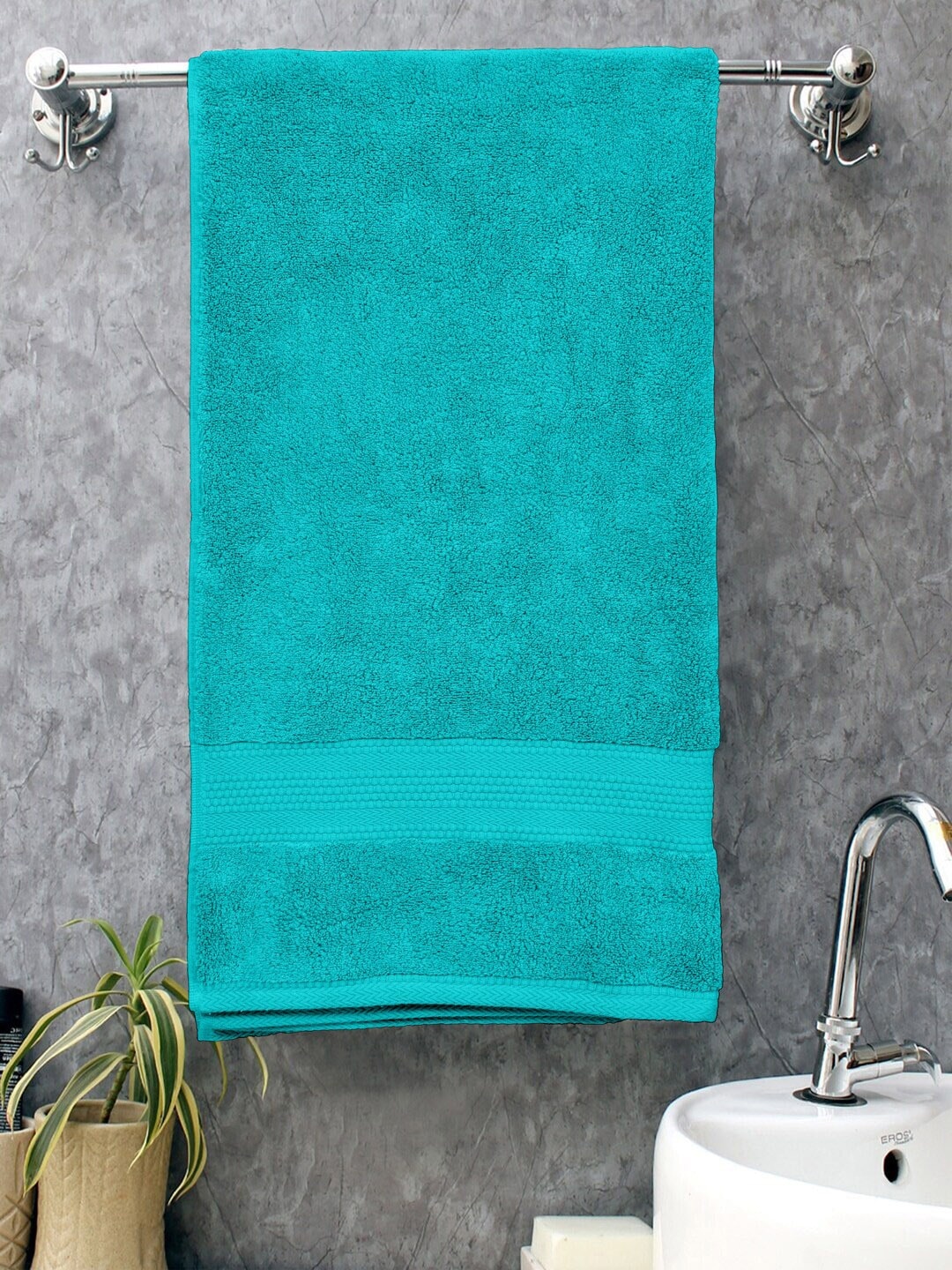 

BOMBAY DYEING Sea-Green Solid 650 GSM Cotton Bath Towel