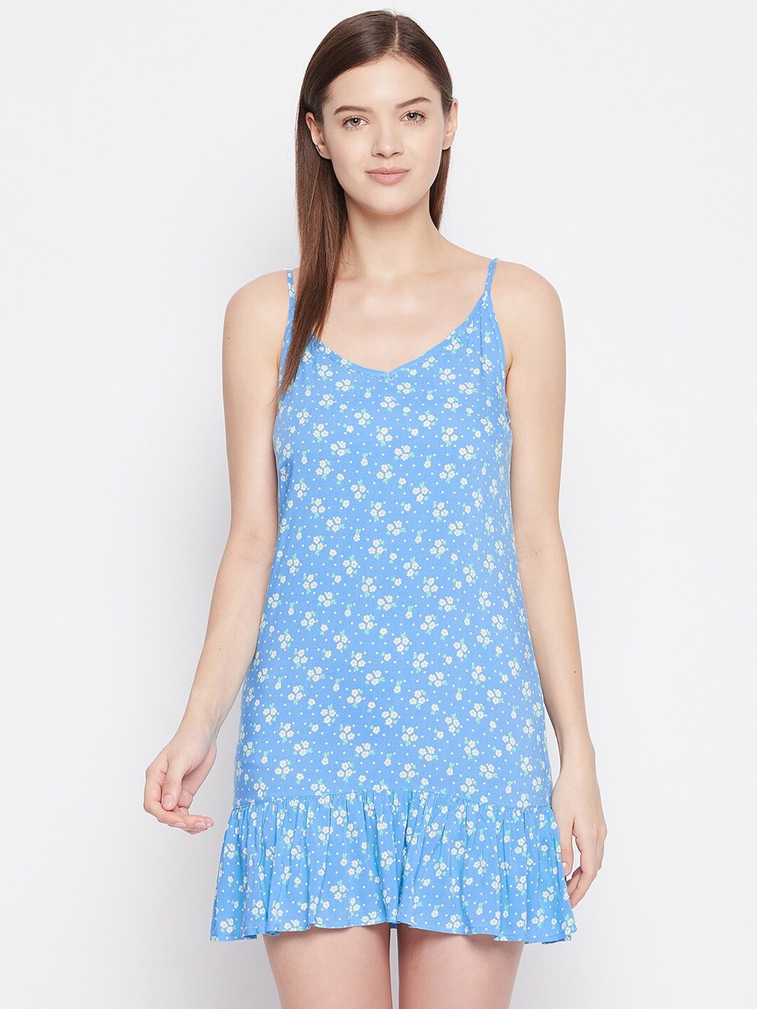 

Hypernation Women Blue and White Floral Printed Rayon Knitted Night Dress