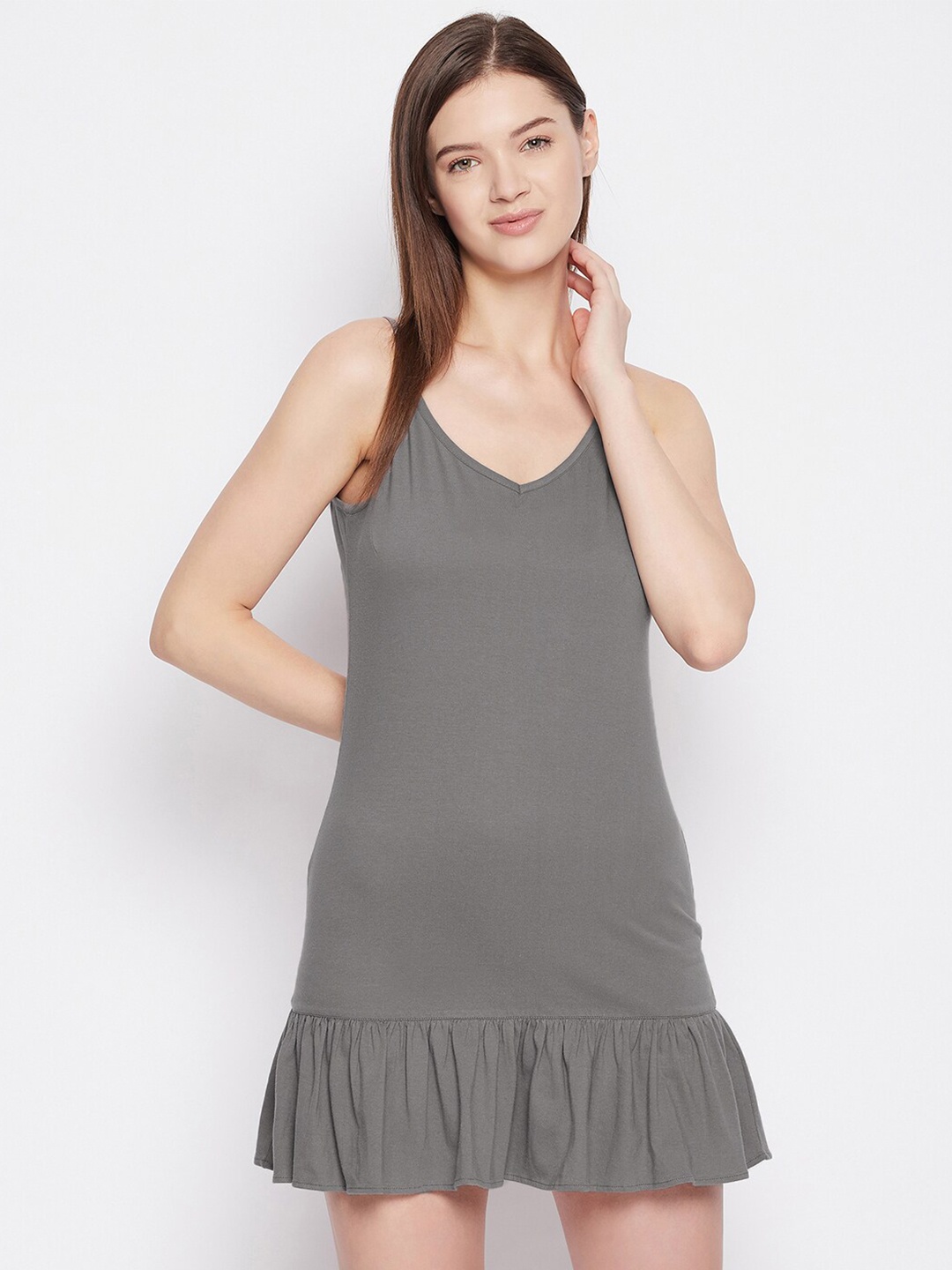 

Hypernation Women Grey Solid Pure Cotton Knitted Night Dress
