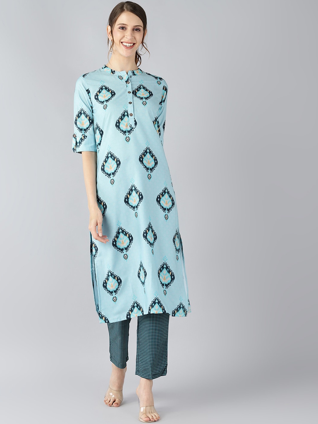 

AHIKA Women Blue Ethnic Motifs Printed Regular Kurta with Trousers