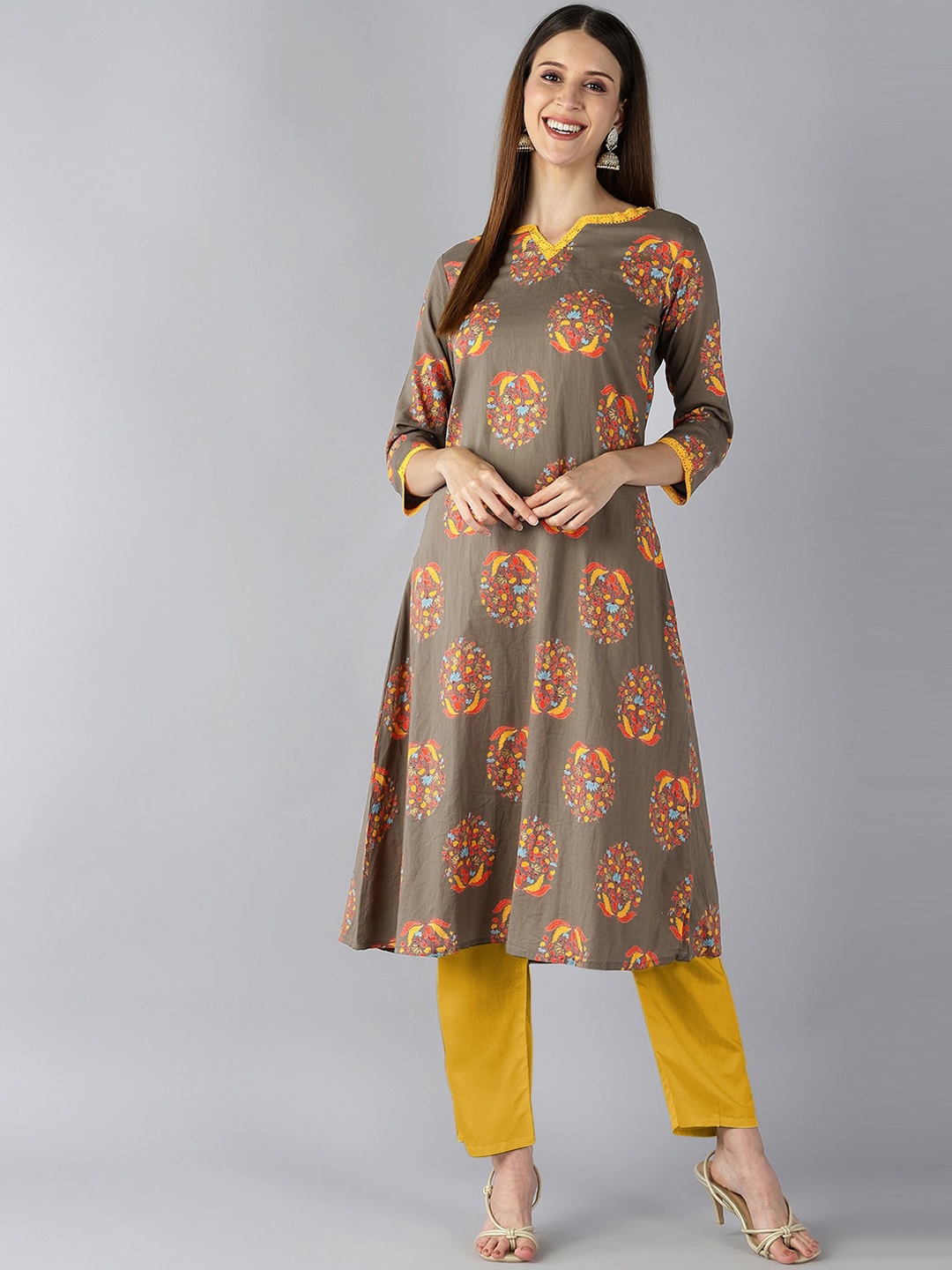 

AHIKA Women Brown Floral Printed Kurta