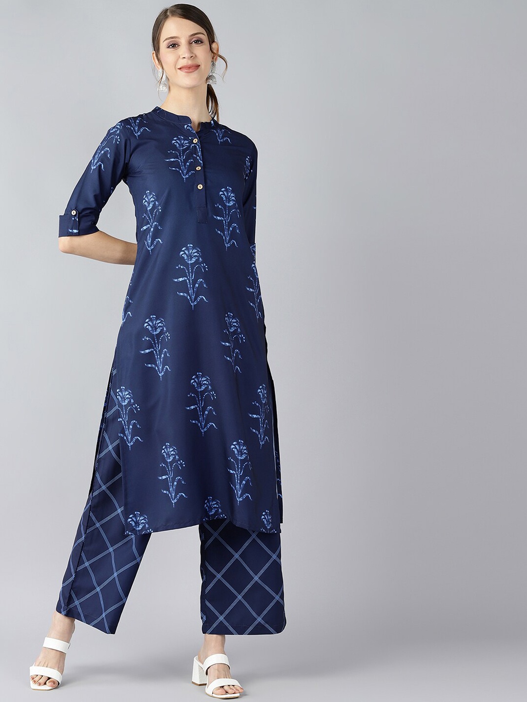 

AHIKA Women Navy Blue Floral Printed Regular Kurta with Palazzos