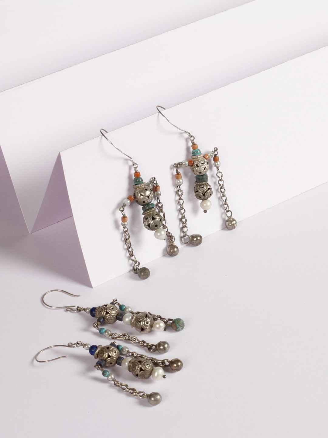 

SANGEETA BOOCHRA Silver-Toned & Blue Contemporary Drop Earrings