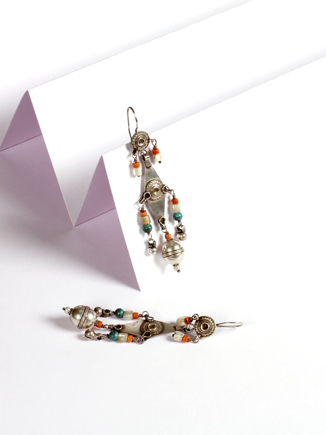 

SANGEETA BOOCHRA Silver-Toned & Blue Contemporary Drop Earrings