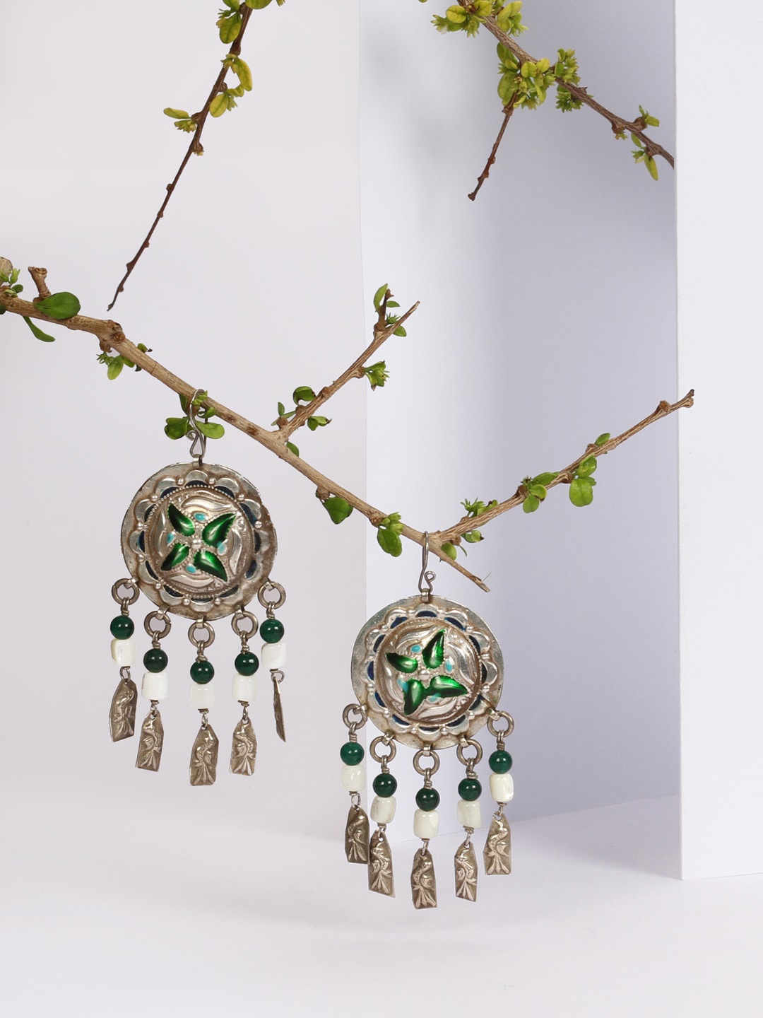 

SANGEETA BOOCHRA Silver-Plated Silver-Toned & Green Contemporary Drop Earrings