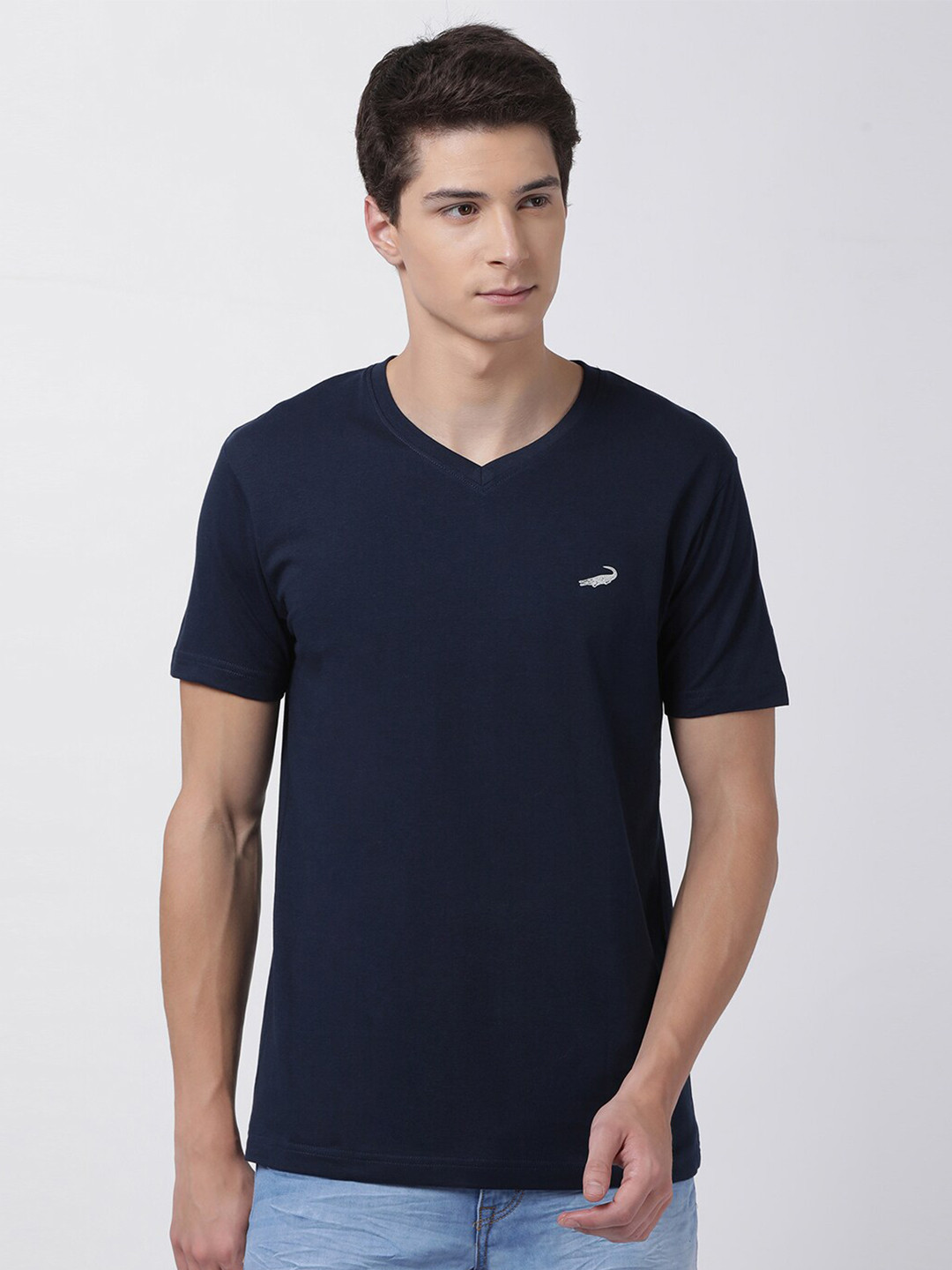 

Crocodile Men Navy Blue Solid V-Neck T-shirt