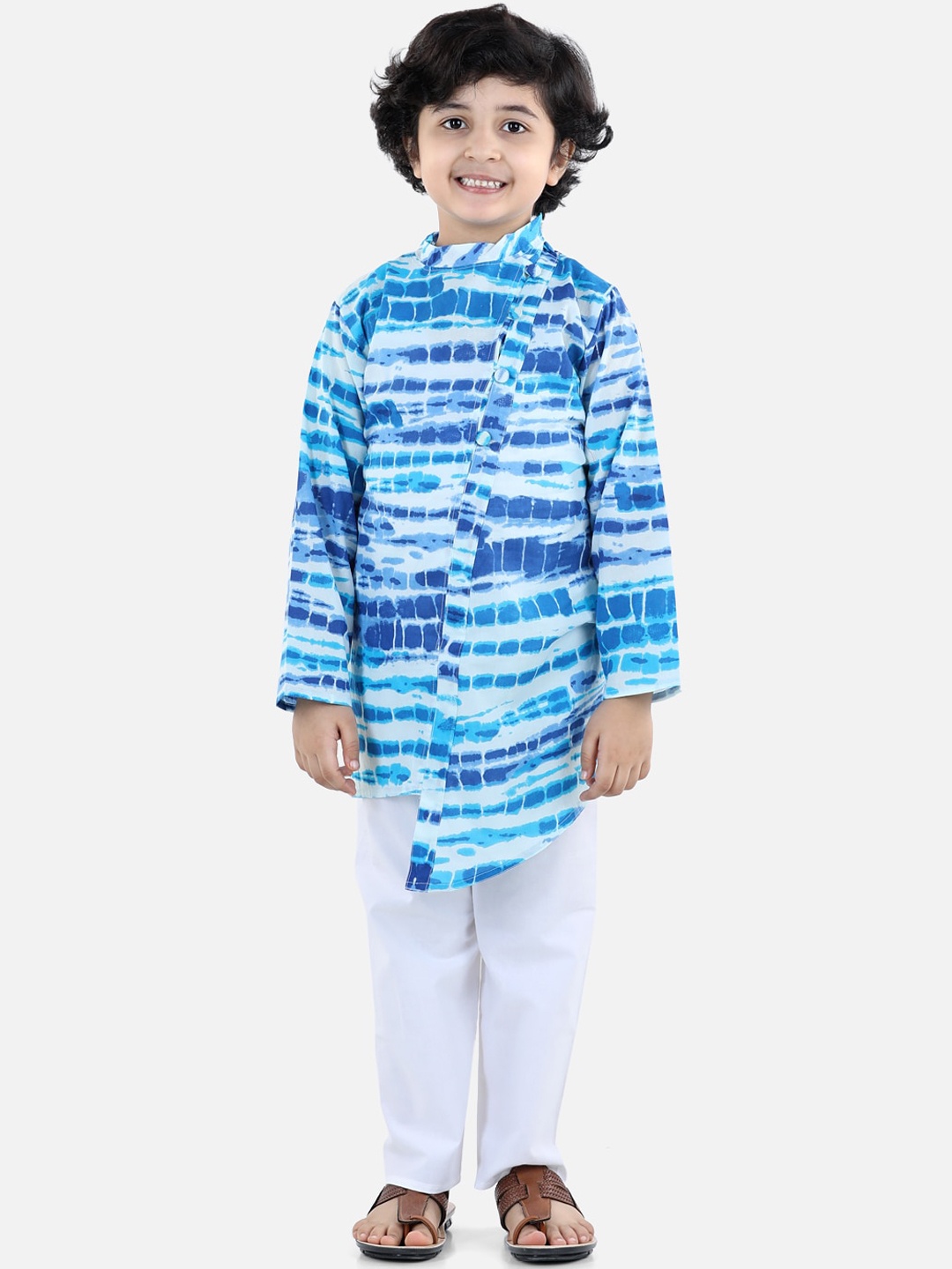 

BownBee Boys Blue Printed Angrakha Pure Cotton Kurta with Pyjamas