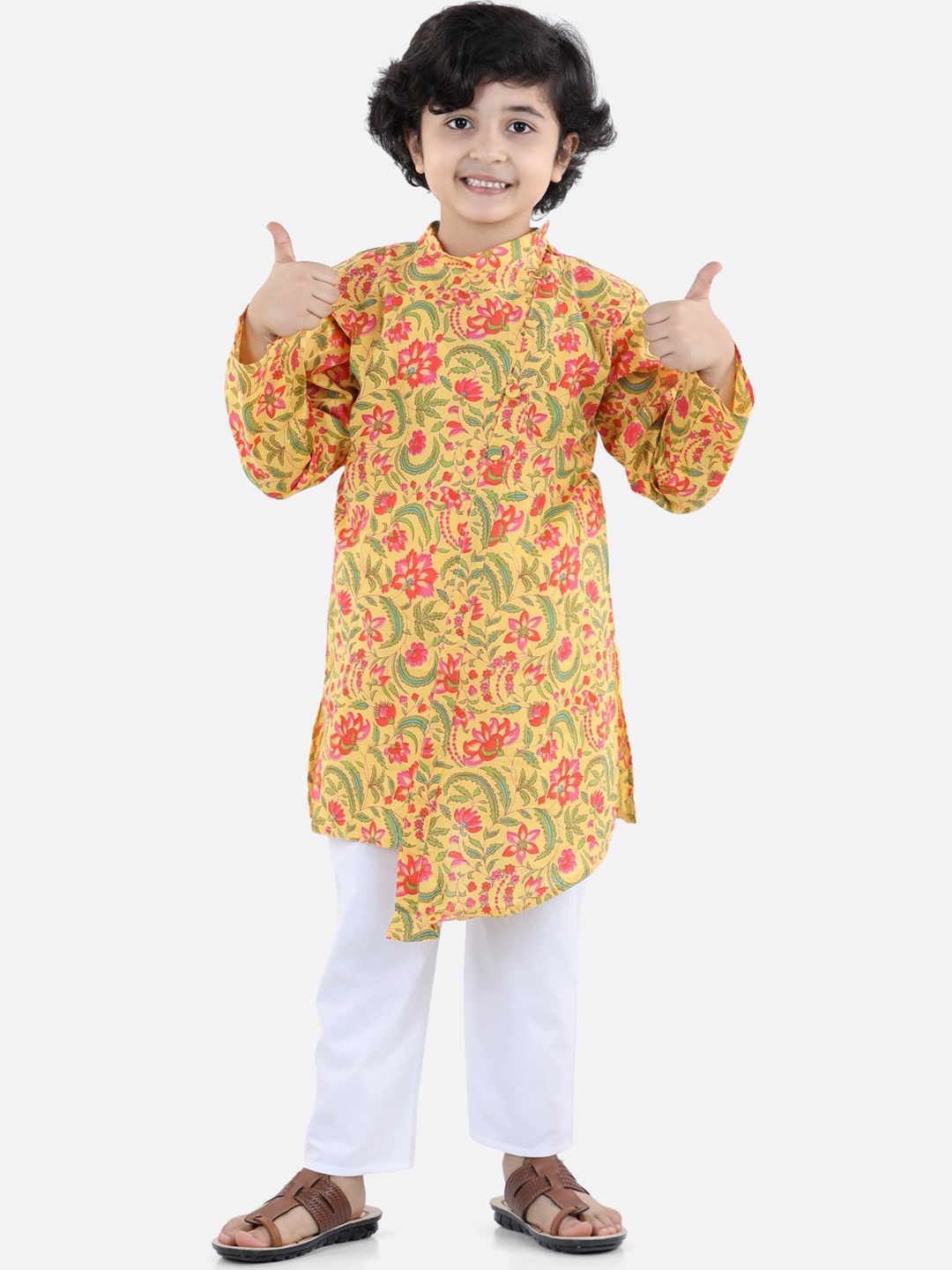

BownBee Boys Yellow Floral Printed Regular Pure Cotton Kurta with Pyjamas