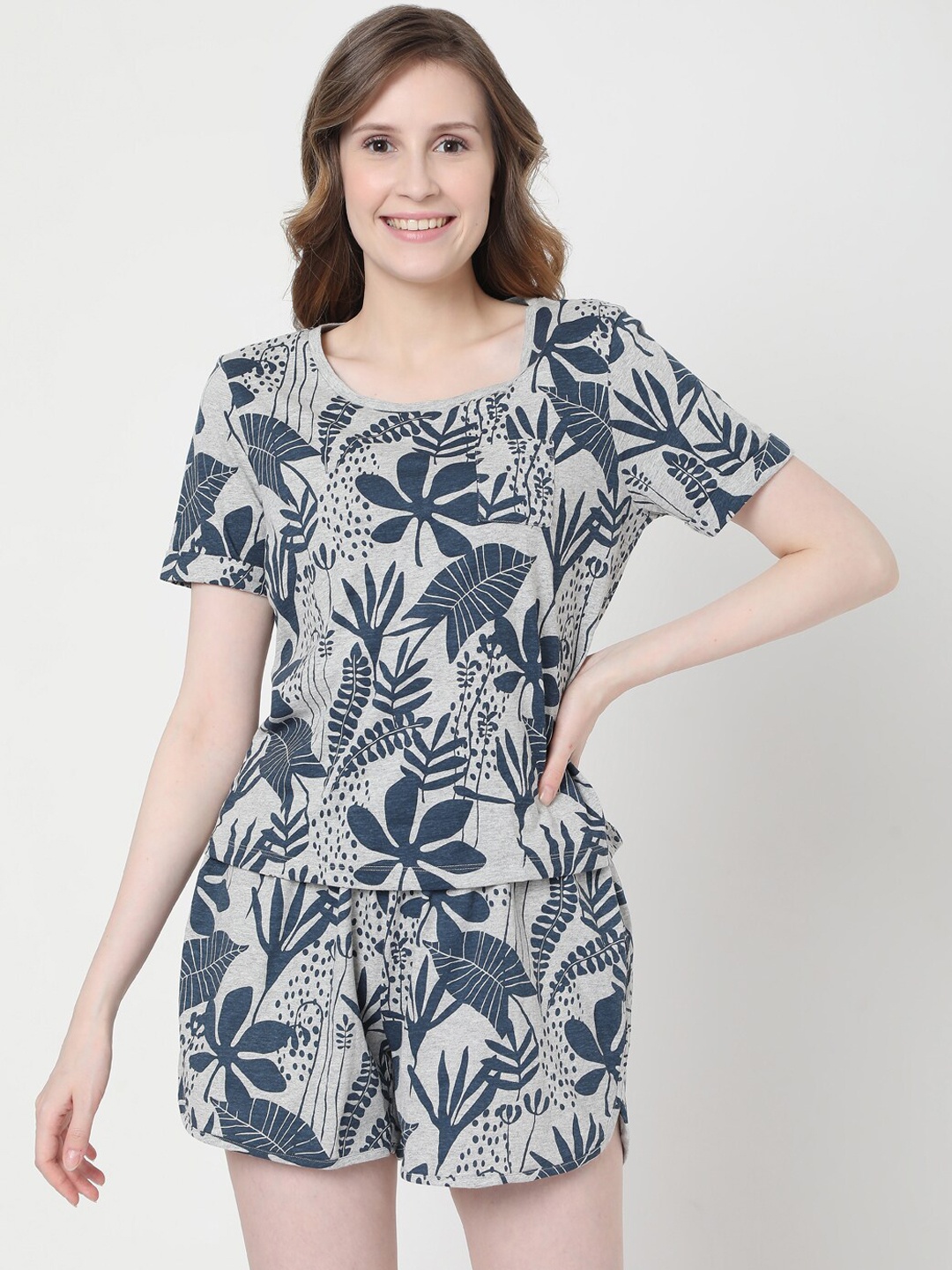 

Vero Moda Women Grey & Navy Blue Printed Night Suit