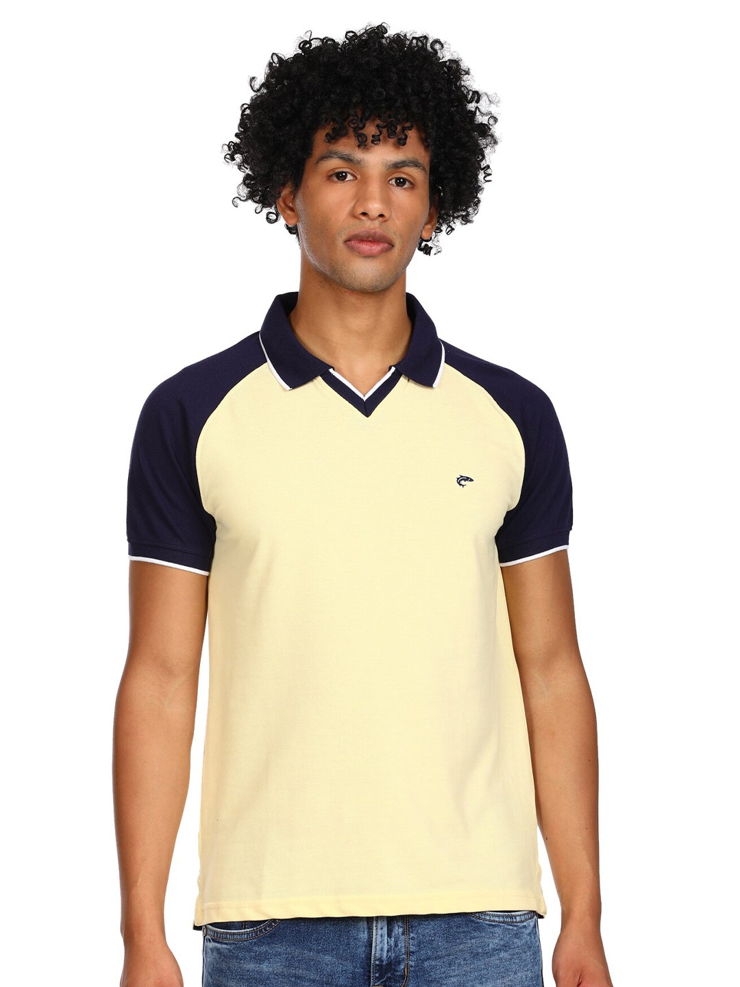 

Ruggers Men Yellow Polo Collar T-shirt