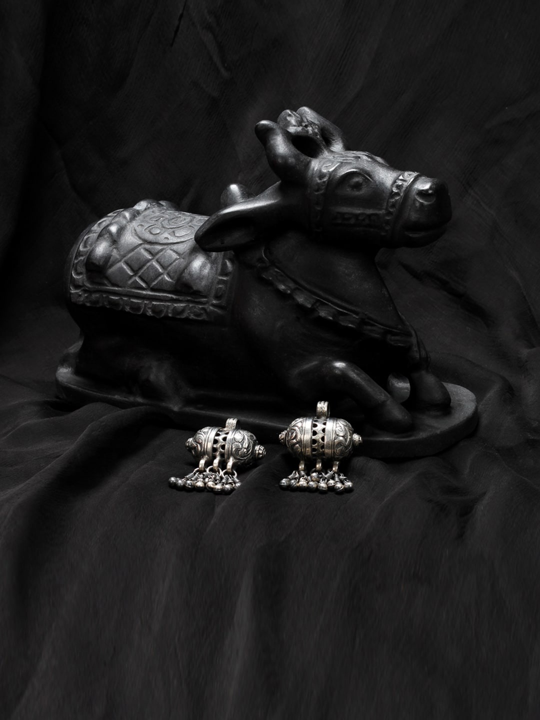 

SANGEETA BOOCHRA Silver-Plated Silver-Toned Contemporary Studs Earrings
