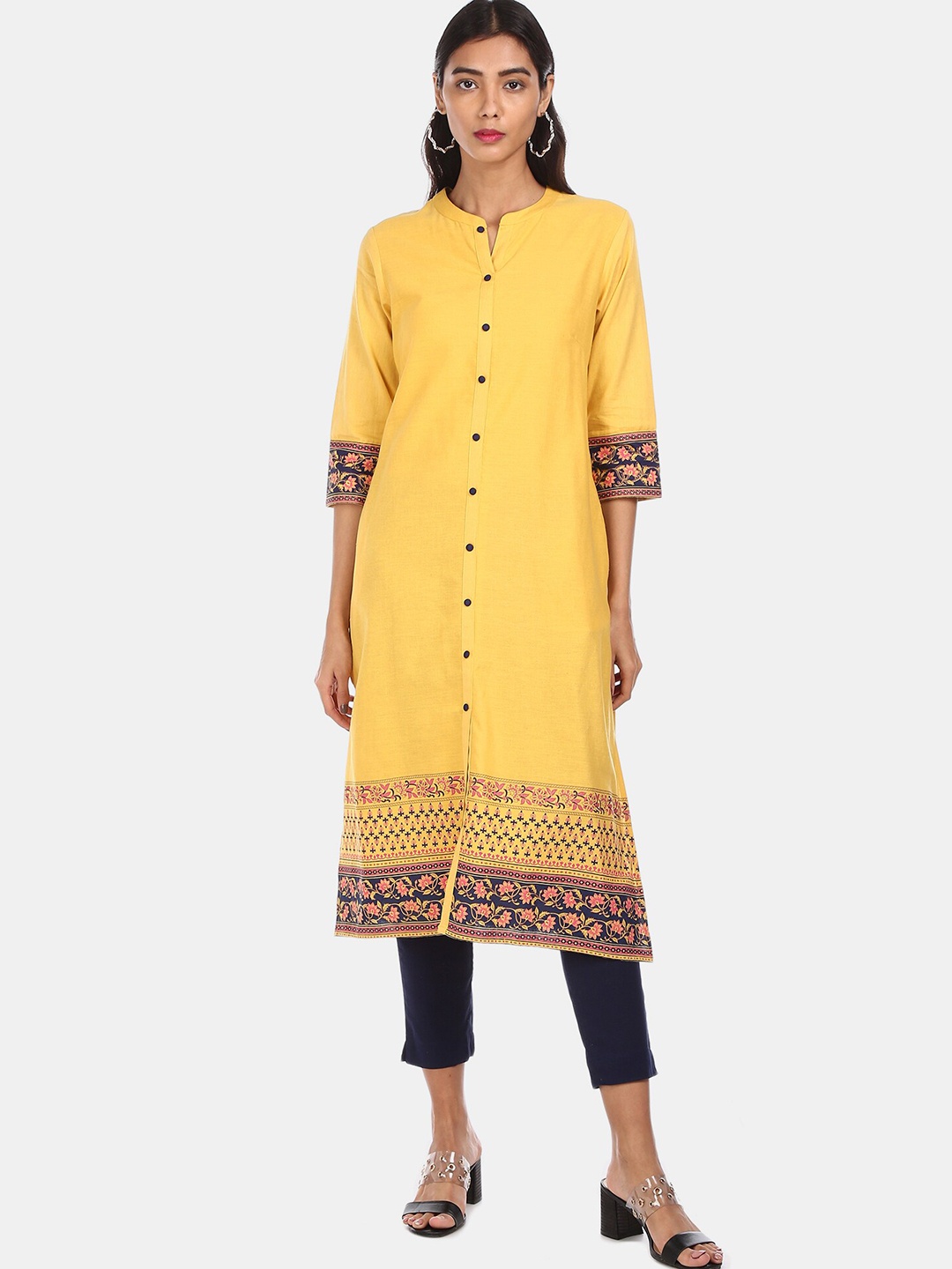

Karigari Women Yellow Floral Printed Kurta