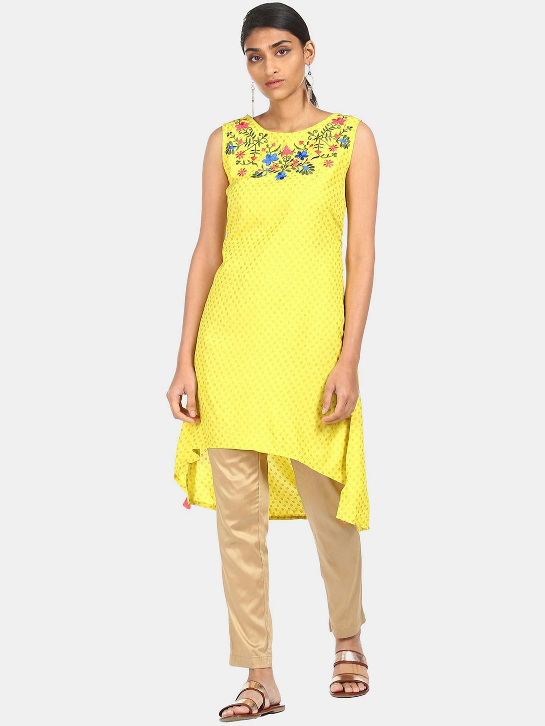

Karigari Women Yellow Floral Embroidered Thread Work Kurta