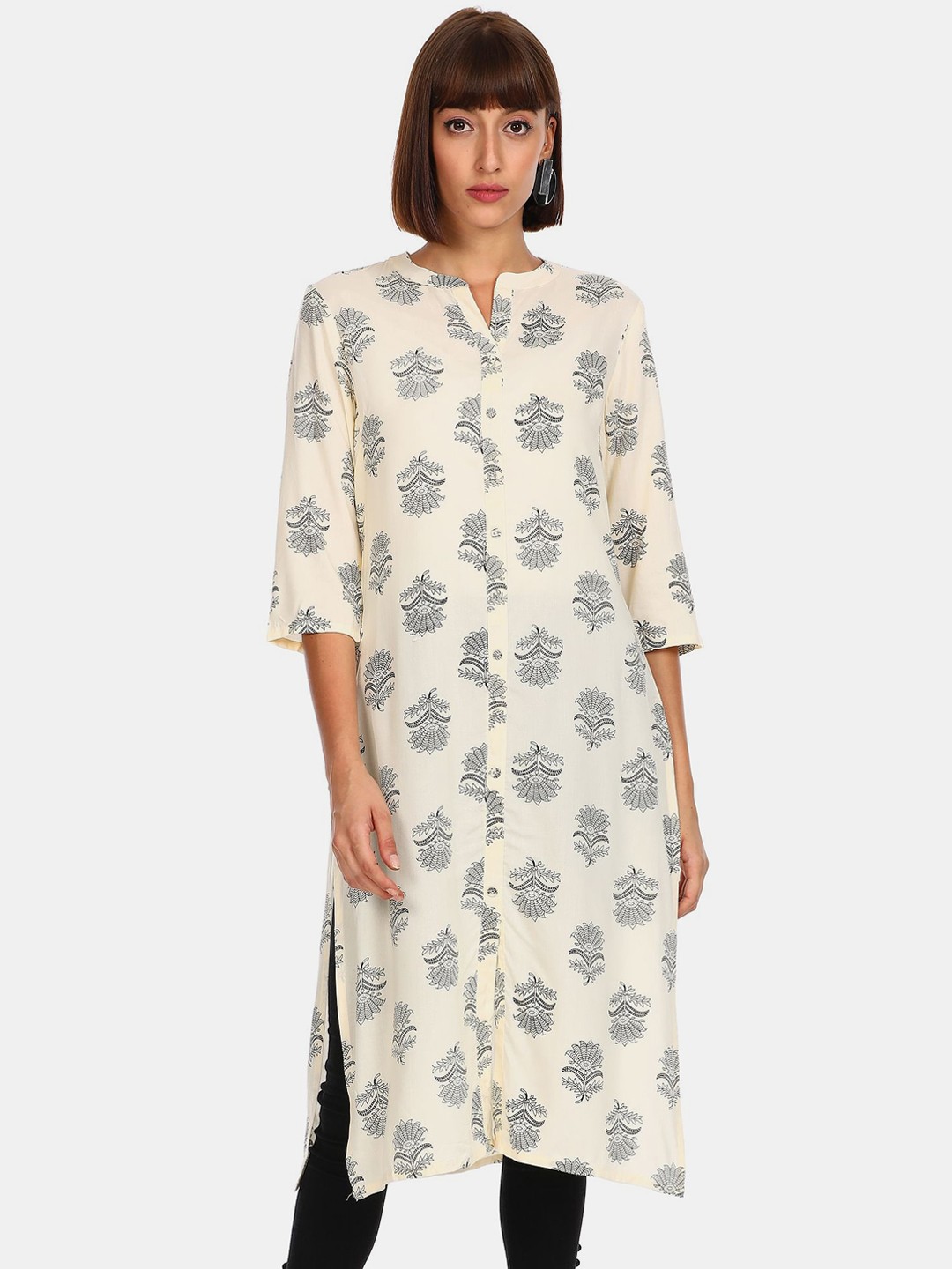 

Karigari Women Off White Floral Printed Kurta
