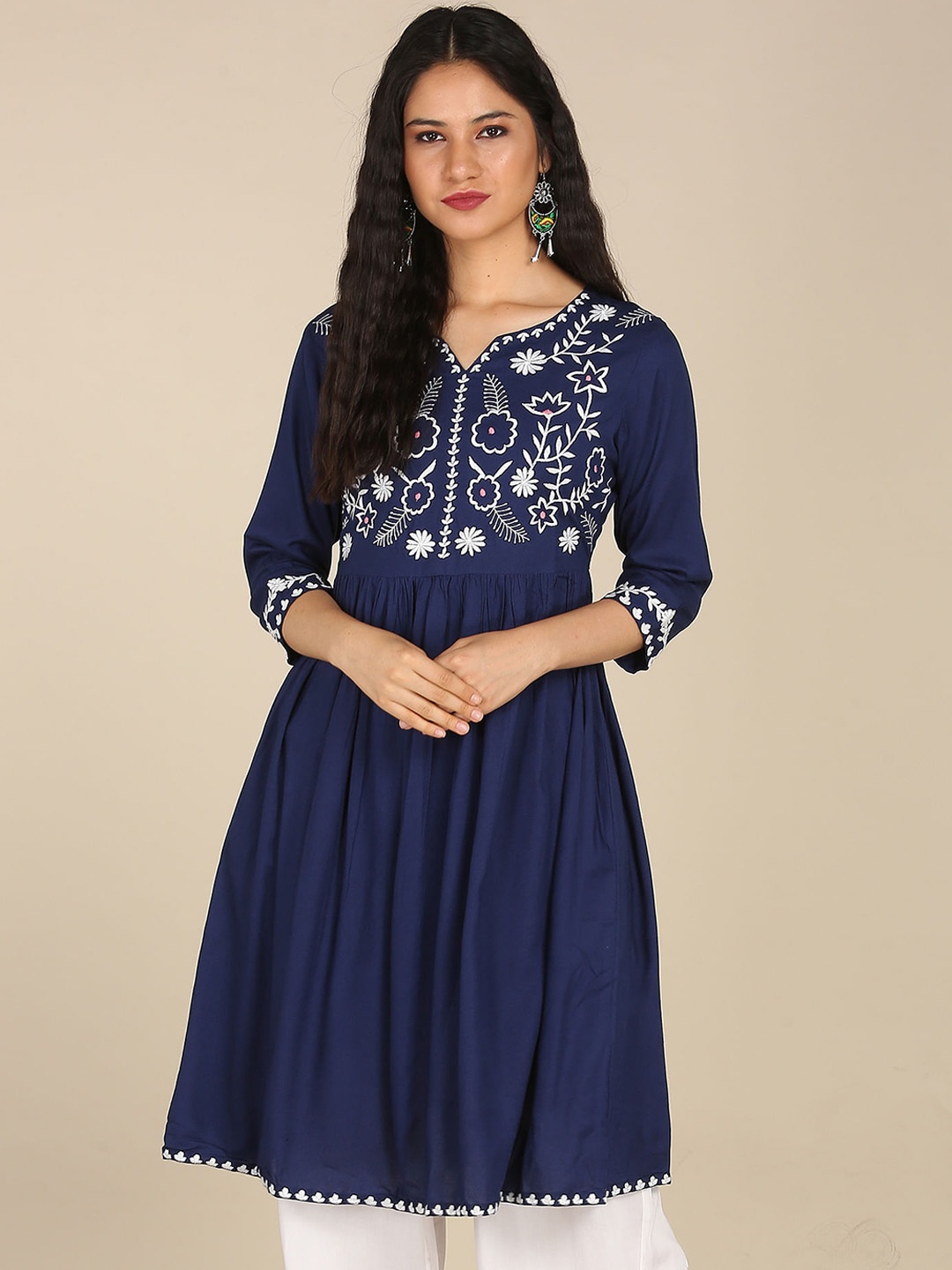 

Karigari Women Blue Floral Embroidered Thread Work Anarkali Kurta