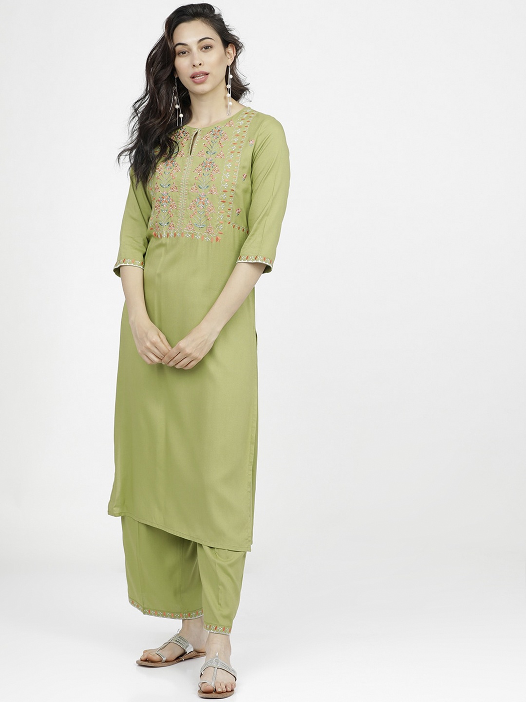 

Vishudh Women Green Yoke Design Keyhole Neck Thread Work Kurta