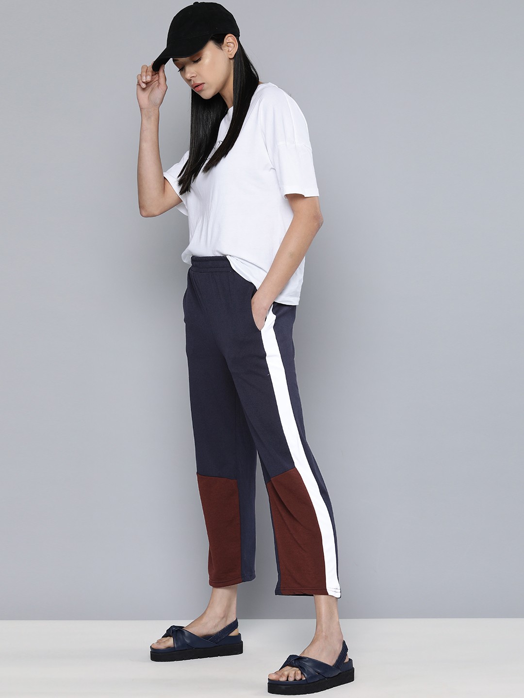 

Harvard Women Navy Blue & Maroon Colourblocked Cropped Track Pants