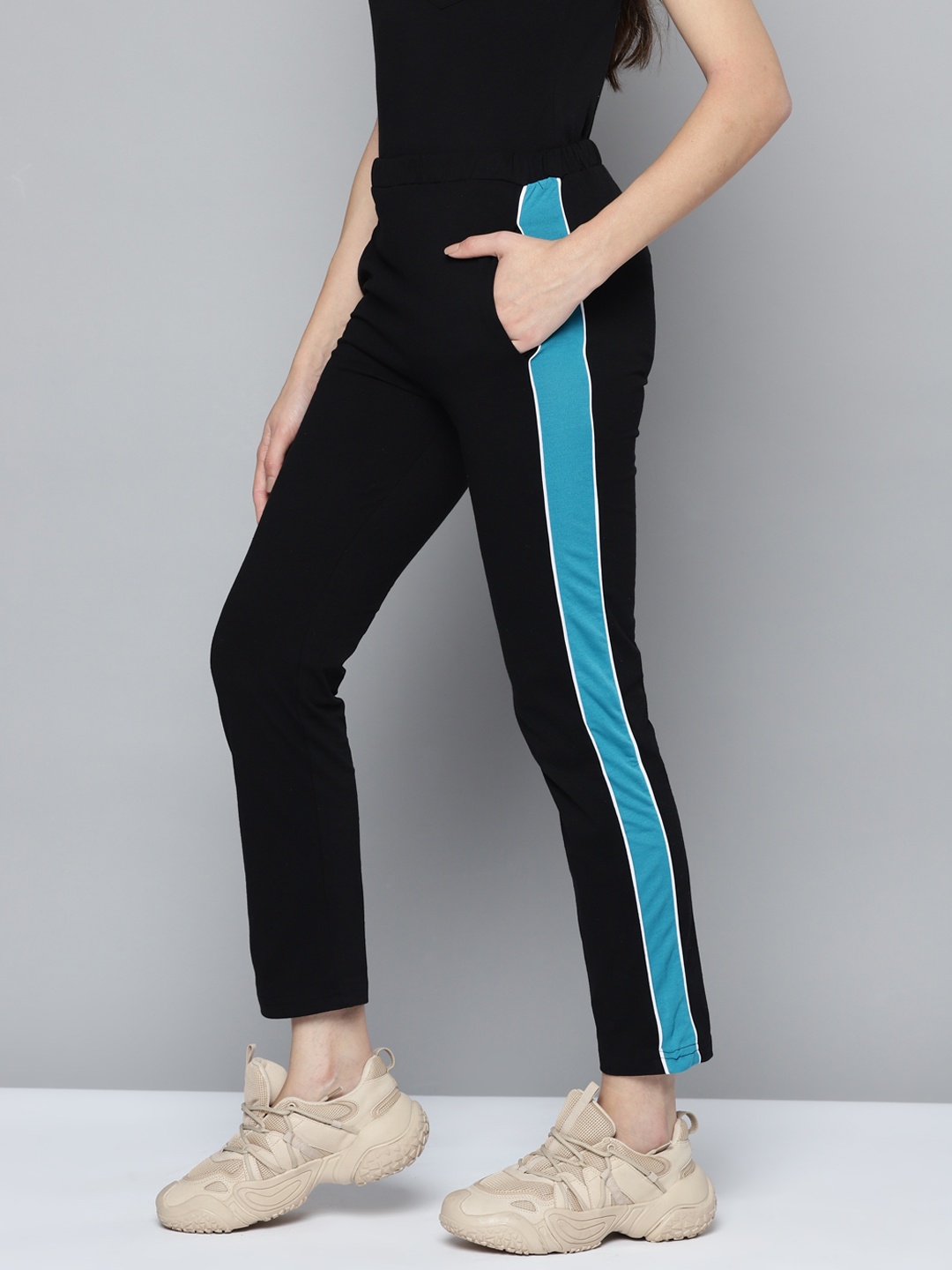 

Harvard Women Black Solid Track Pants