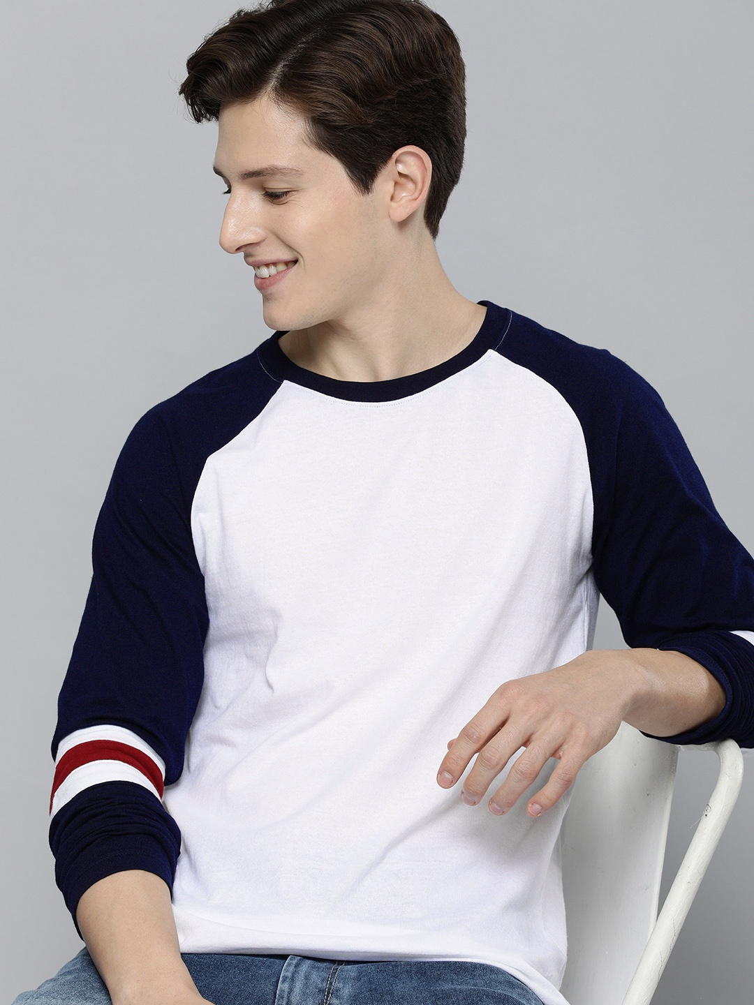 

Harvard Men White & Black Colourblocked Pure Cotton Raglan Sleeves T-shirt