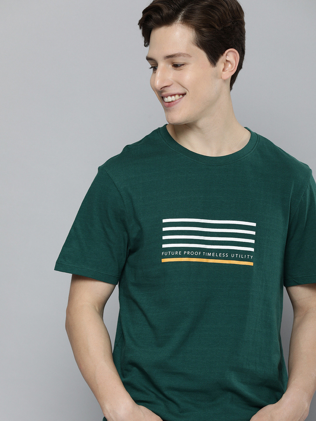 

Harvard Men Green & White Striped Pure Cotton Round Neck T-shirt