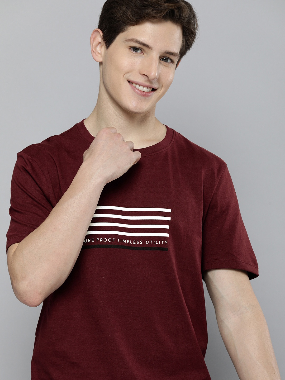 

Harvard Men Maroon & White Striped Pure Cotton Round Neck T-shirt