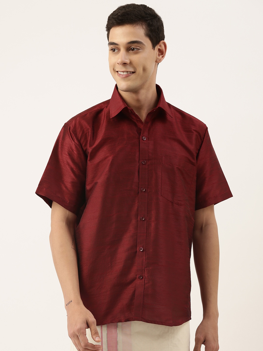 

SELVAMAGAN Men Maroon Opaque Casual Shirt
