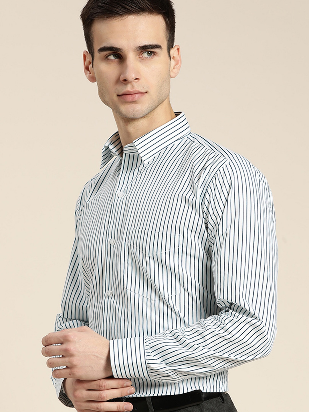 

Hancock Men White & Blue Pure Cotton Slim Fit Striped Formal Shirt
