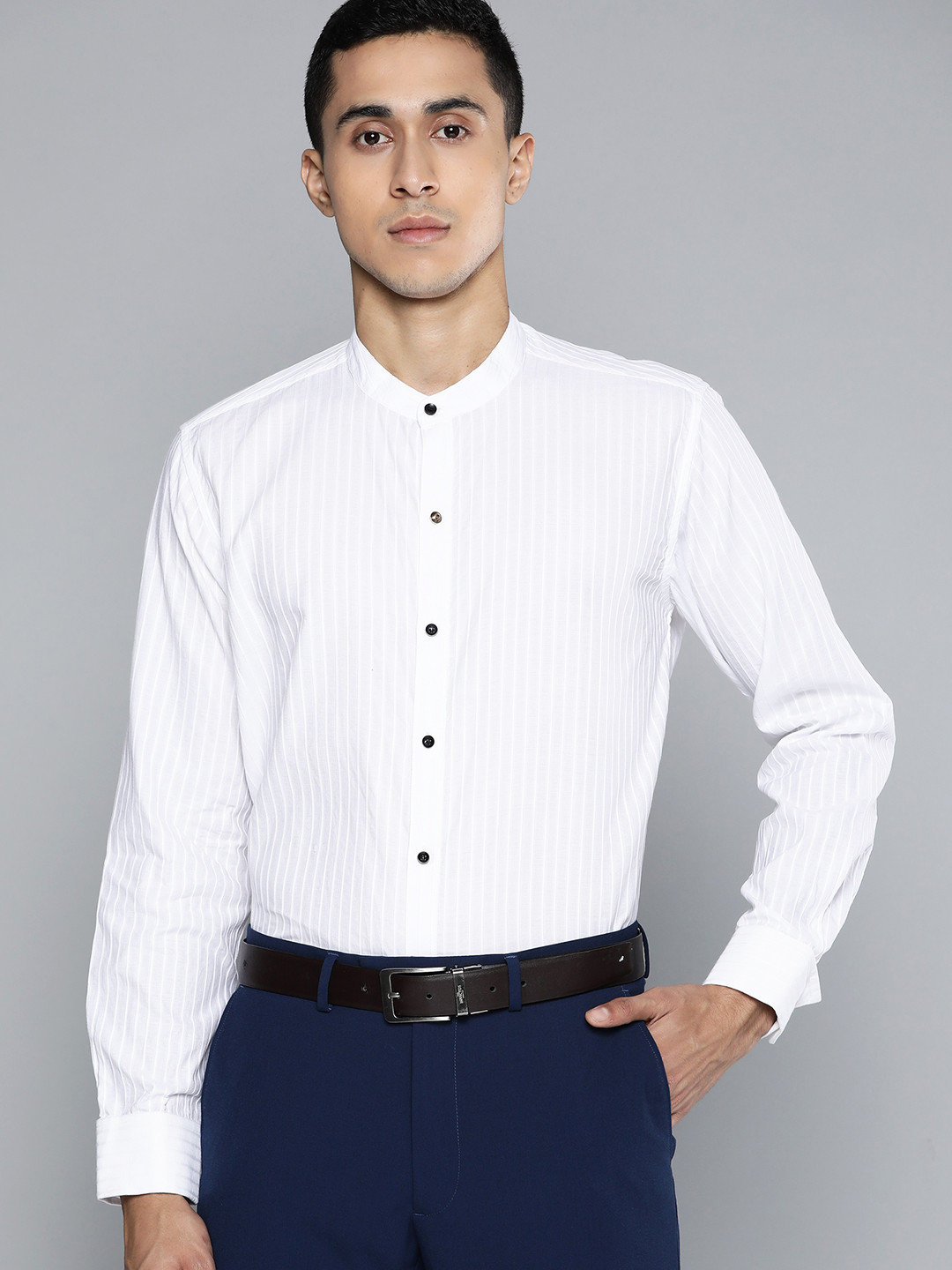 

DENNISON Men White Smart Slim Fit Opaque Striped Cotton Formal Shirt