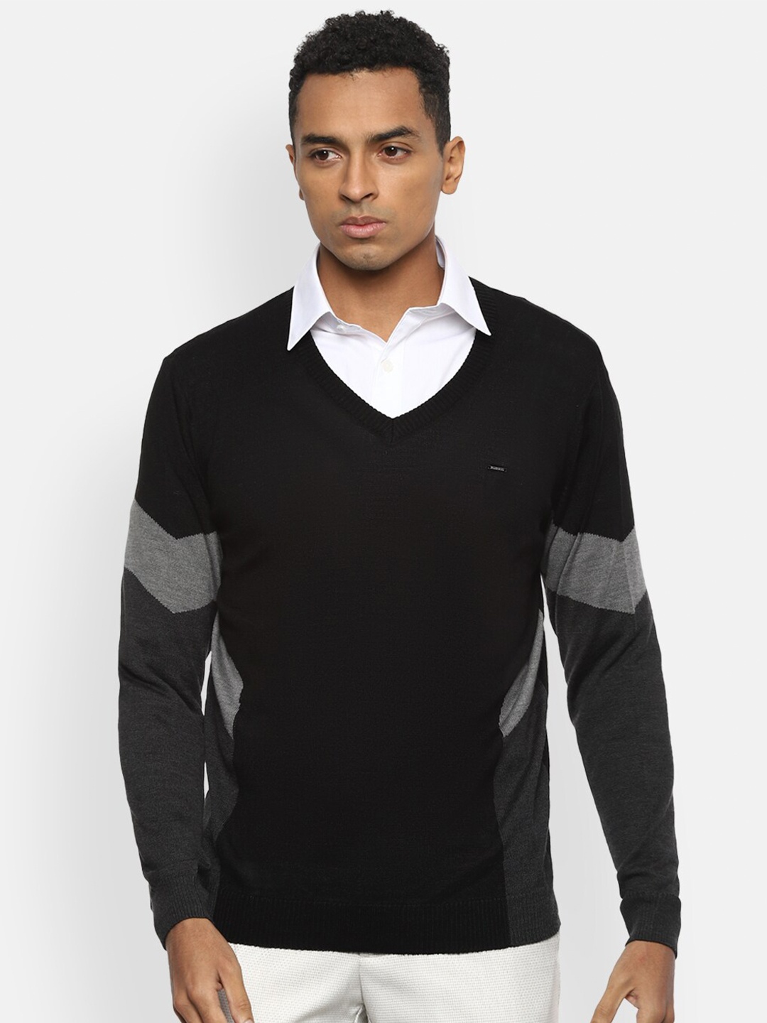 

Van Heusen Men Black & Grey Pullover