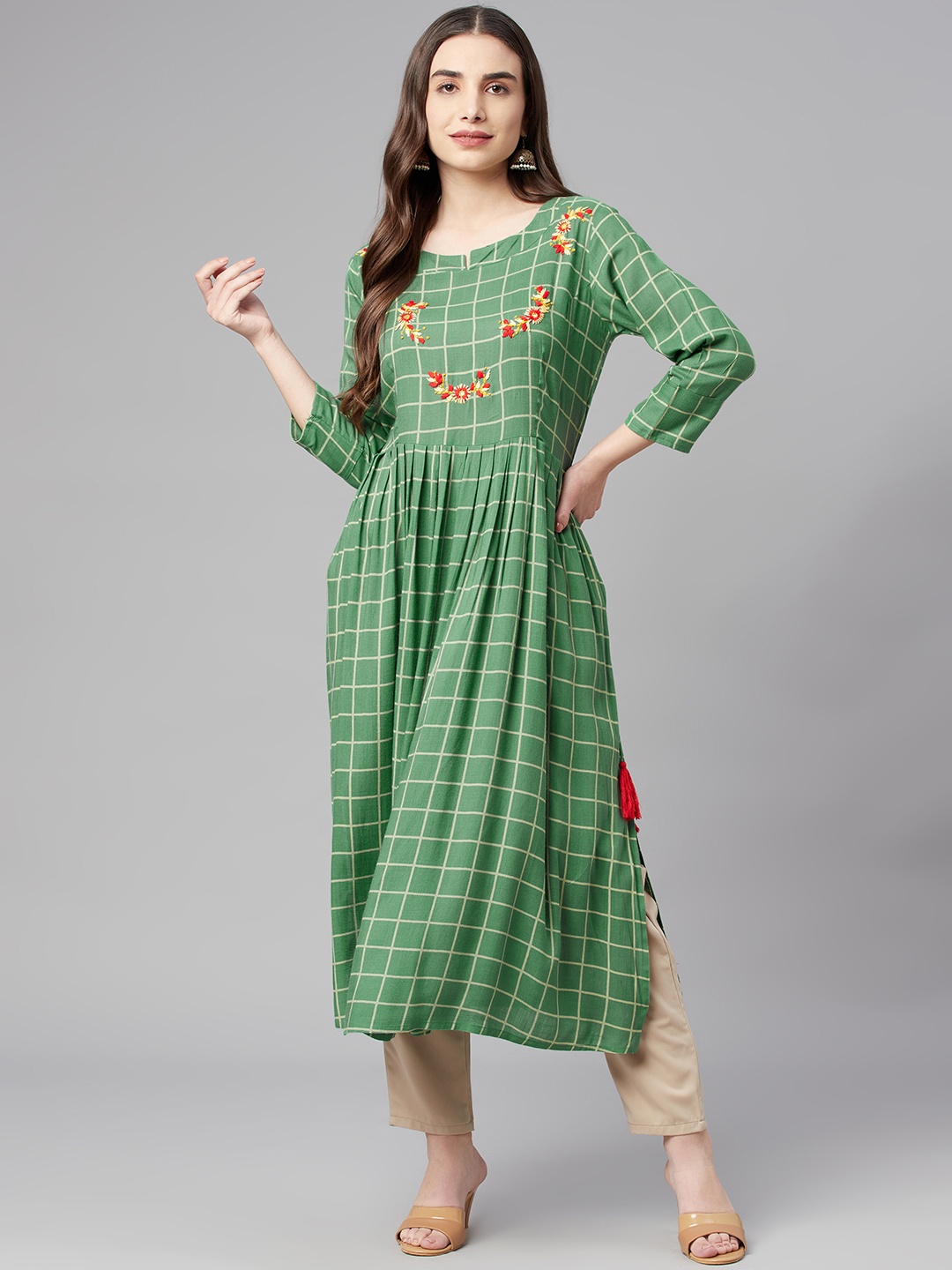 

Nehamta Women Green & Cream-Coloured Checked Thread Work Floral A-Line Kurta