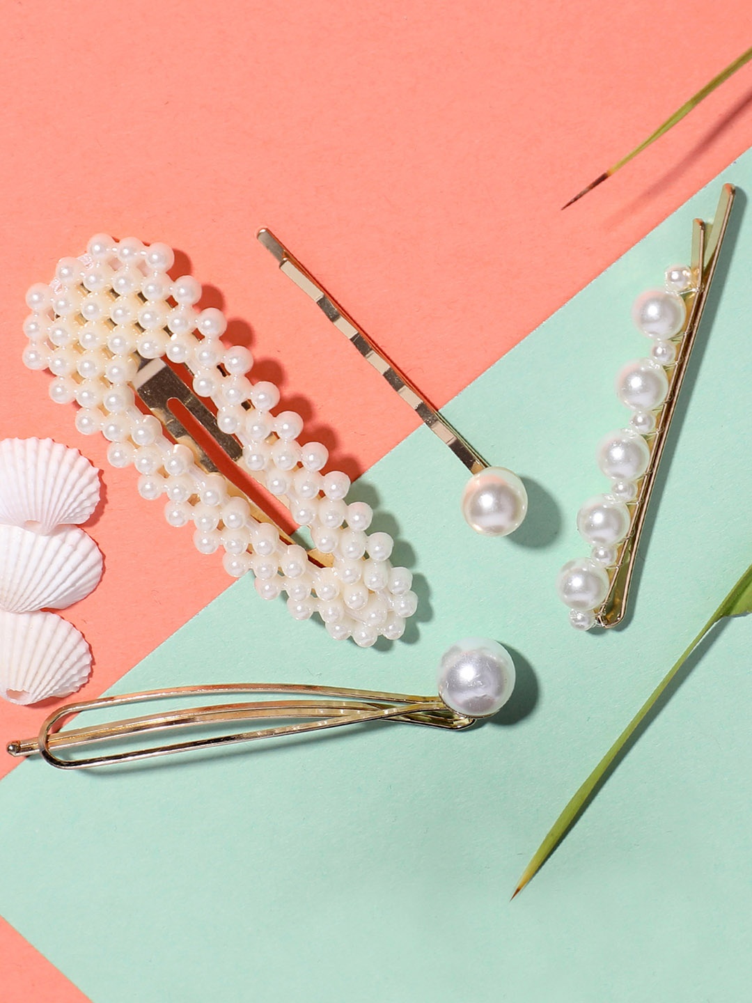 

Blueberry Women White & Gold-Toned Set of 4 Embellished Bobby Pins
