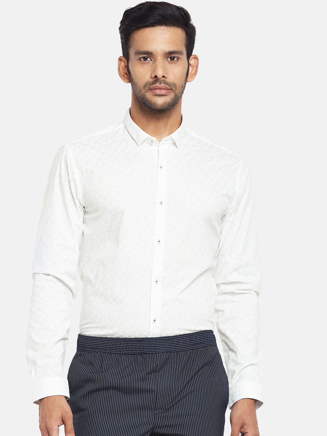 

RICHARD PARKER by Pantaloons Men White Slim Fit Opaque Printed Casual Shirt