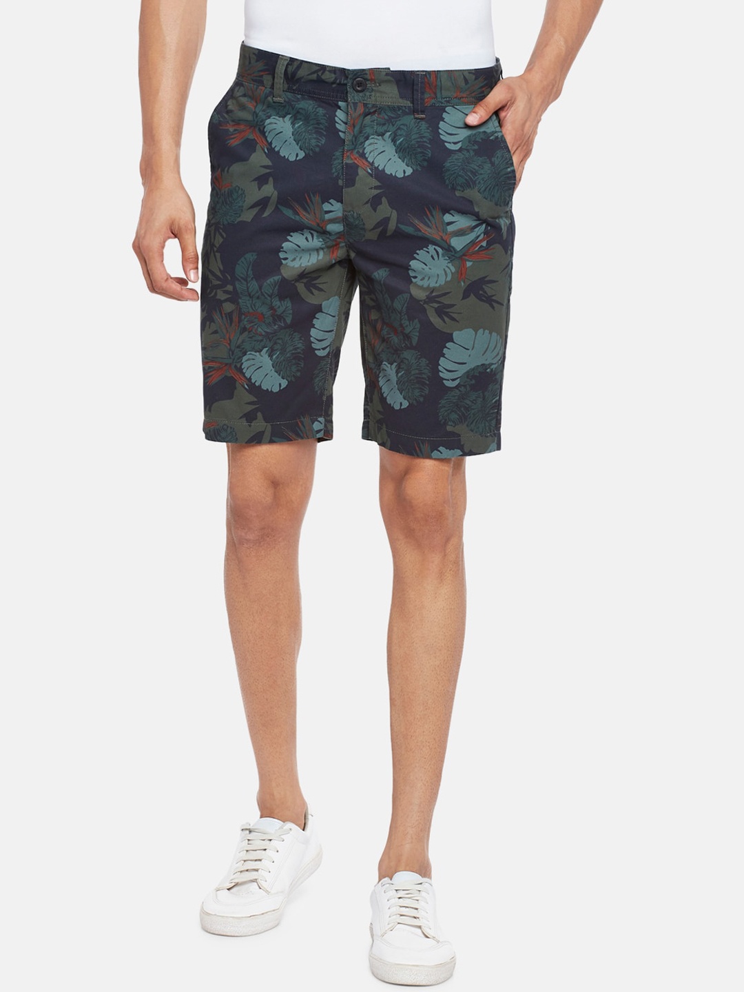 

People Men Olive Green Floral Printed Pure Cotton Shorts