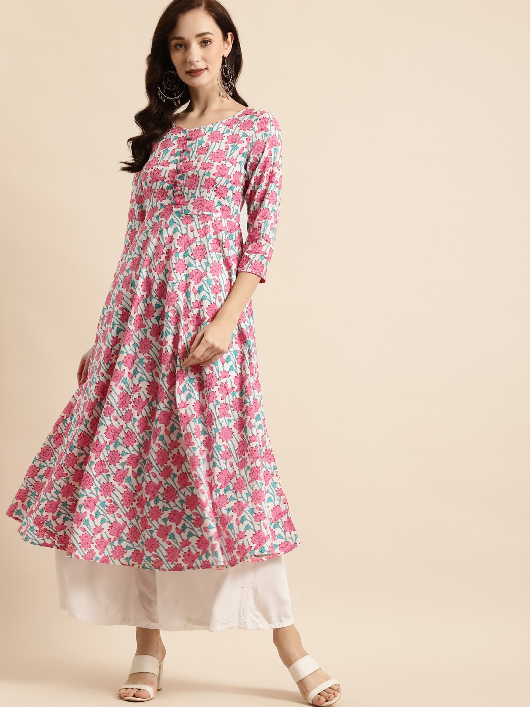 

RANGMAYEE Women White & Pink Floral Printed Floral Anarkali Kurta