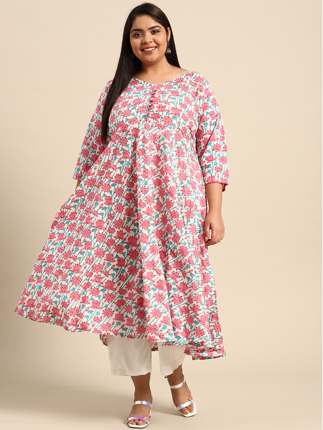 

RANGMAYEE Women White & Pink Floral Printed Floral Anarkali Kurta