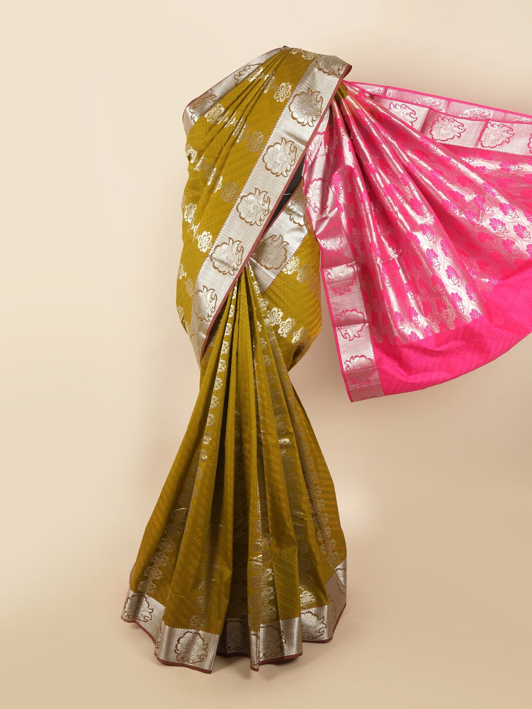 

Pothys Green & Pink Ethnic Motifs Zari Silk Blend Saree