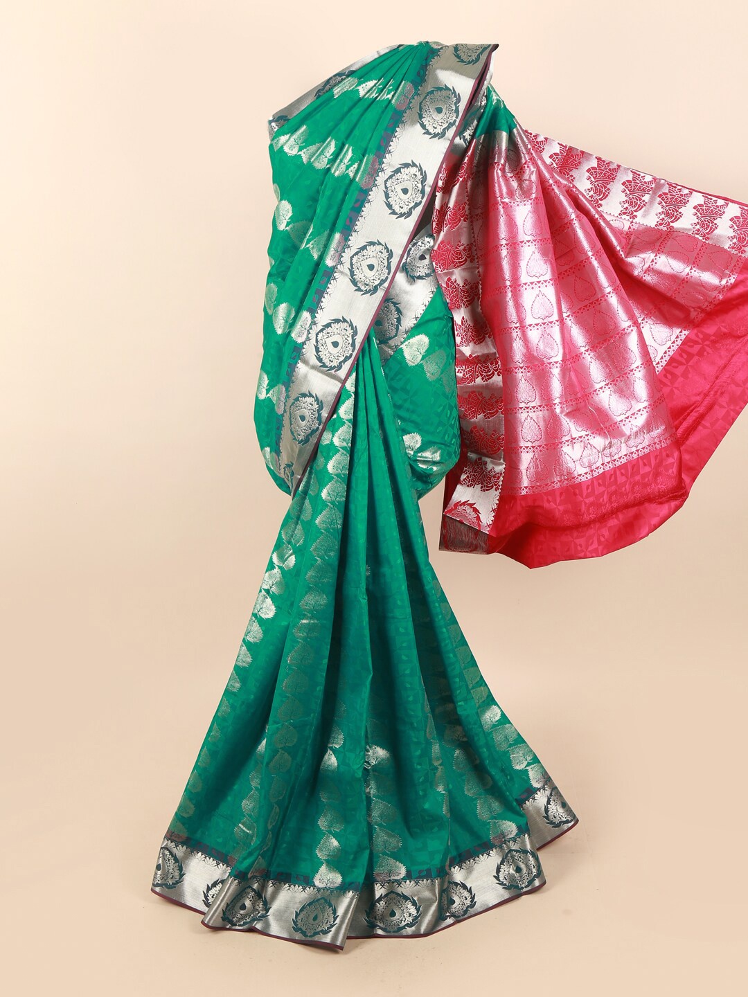 

Pothys Women Green & Magenta Ethnic Motifs Woven Designed Saree