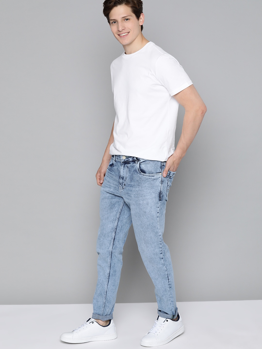 

M&H Our Water Men Blue Washed Carrot Fit Jeans