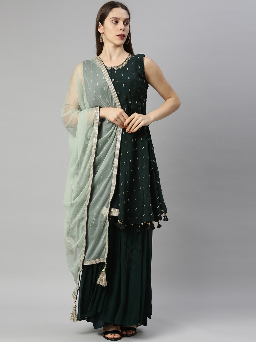 

Neerus Women Green Floral Embroidered Regular Thread Work Kurta with Sharara & With Dupatta