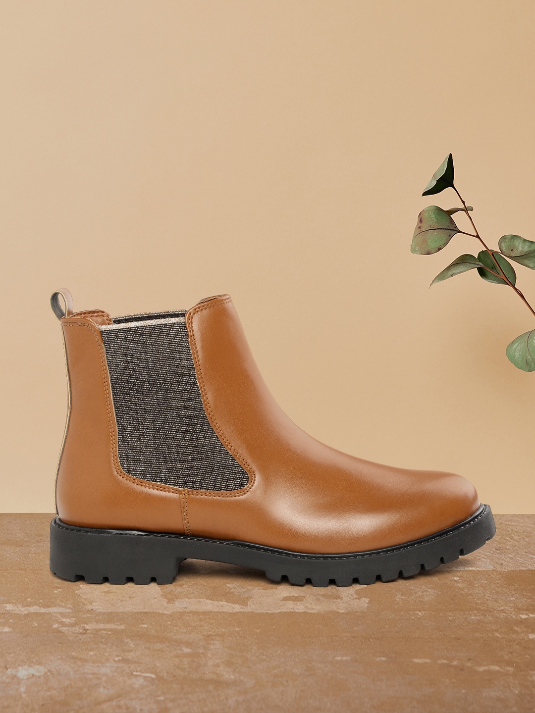 

DressBerry Women Tan Brown & Black Solid Mid-Top Chelsea Boots