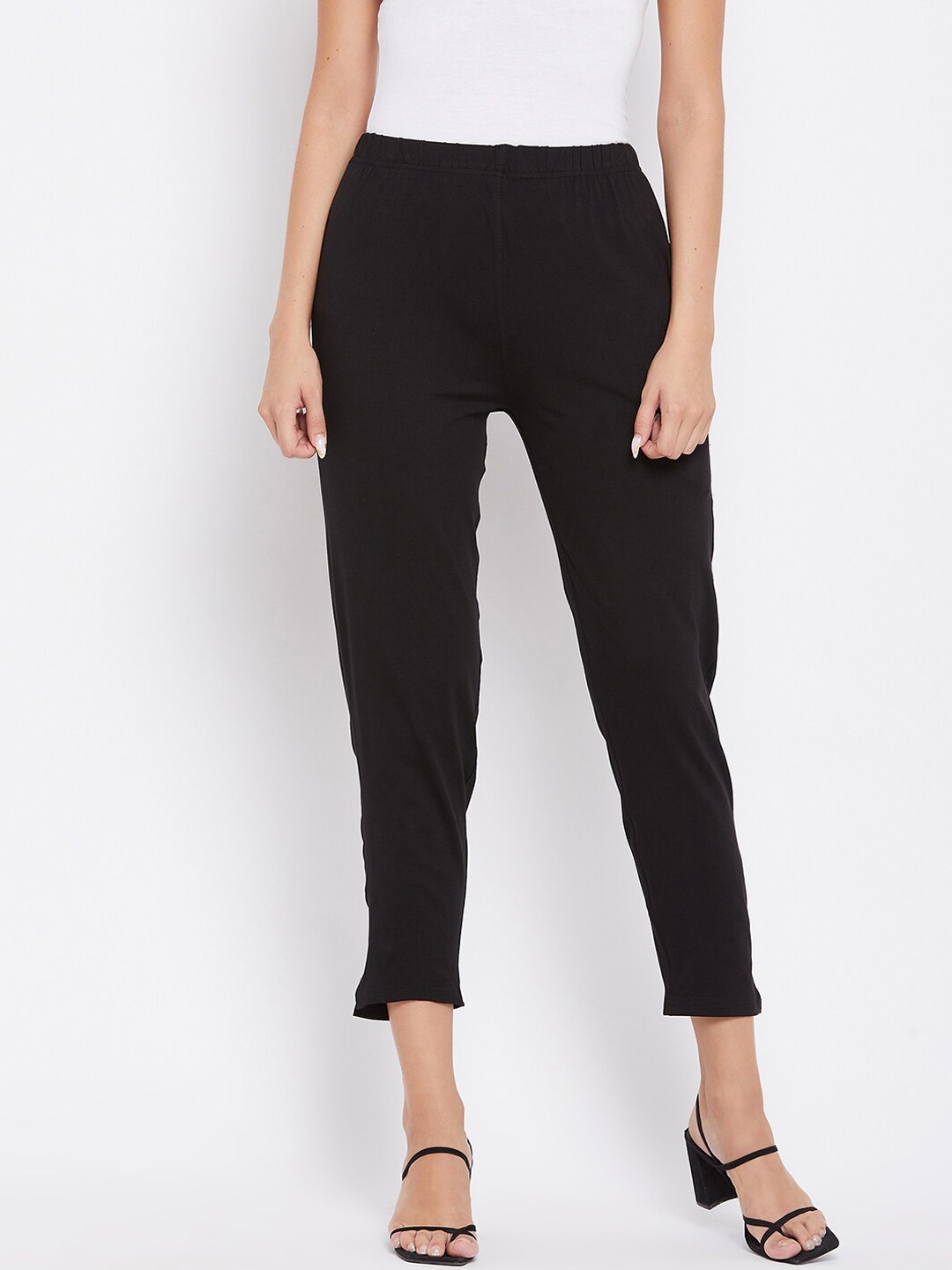

Clora Creation Women Black Solid Skinny-Fit Three-Fourth Length Leggings