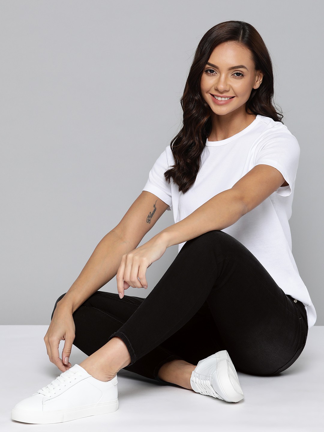 

M&H Our Water Women Black Super Skinny Fit Light Fade Stretchable Jeans