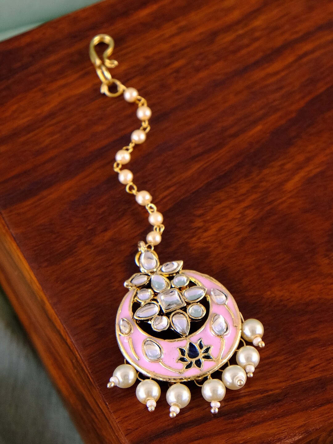 

Crunchy Fashion Women Pink & Gold-Plated Kundan-Studded & Pearl Beaded Maang Tikka