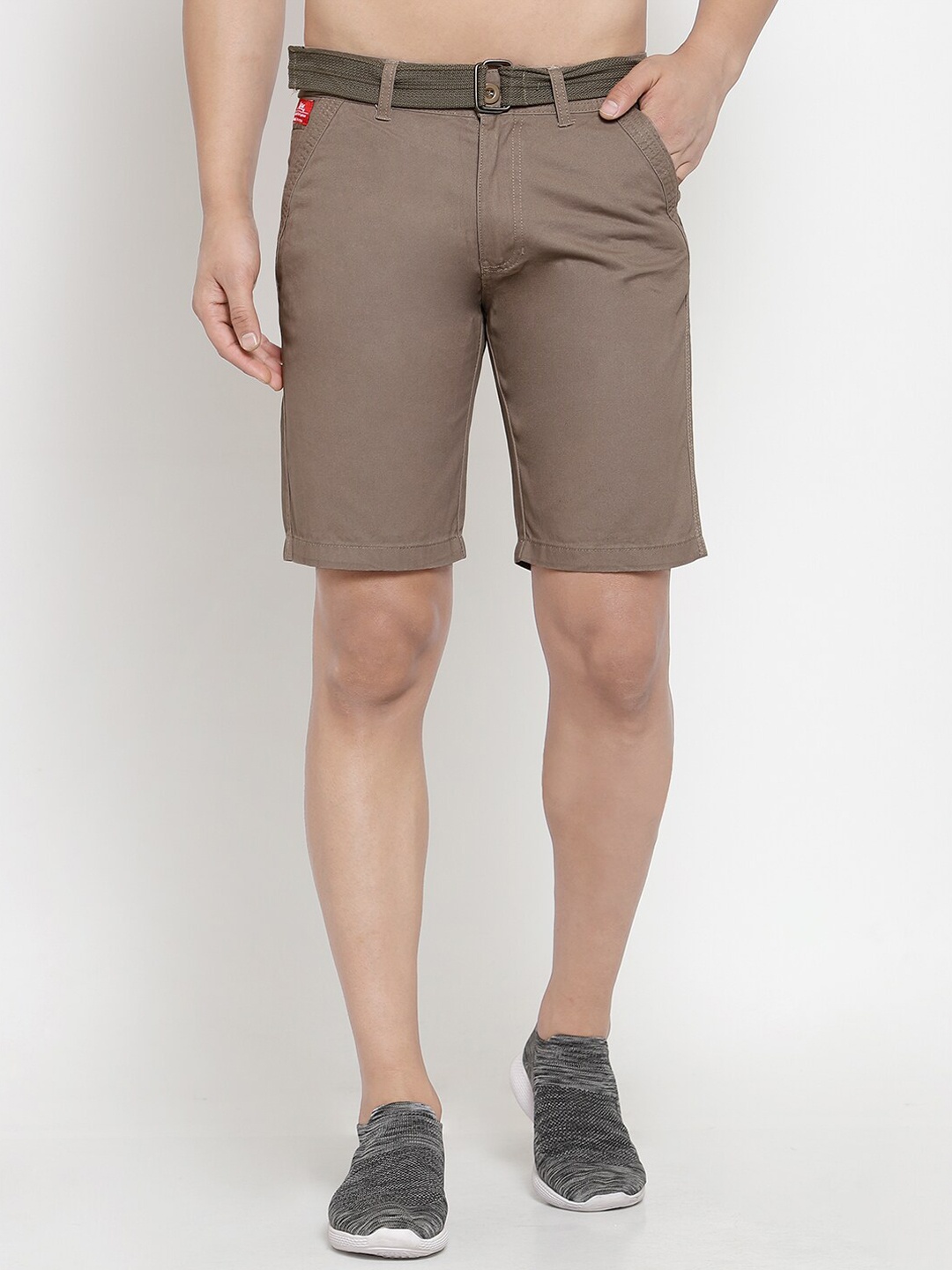 

Xee Men Beige Solid Regular Shorts