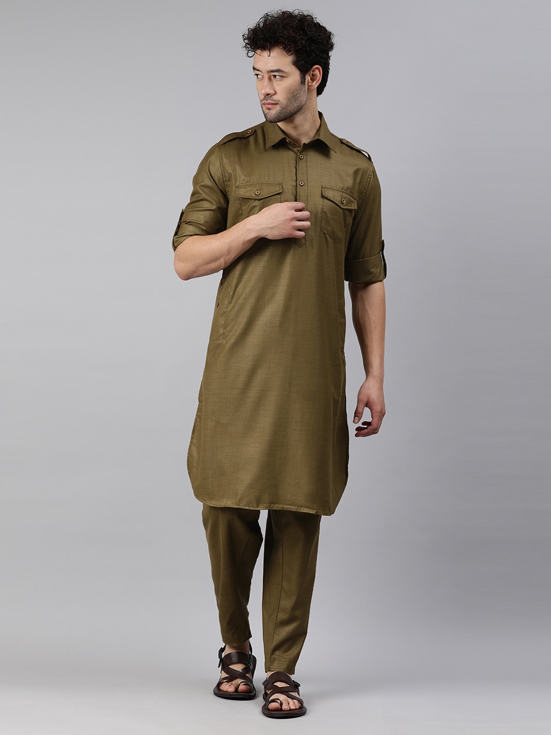 

Freehand by The Indian Garage Co Men Green Regular Kurta with Trousers