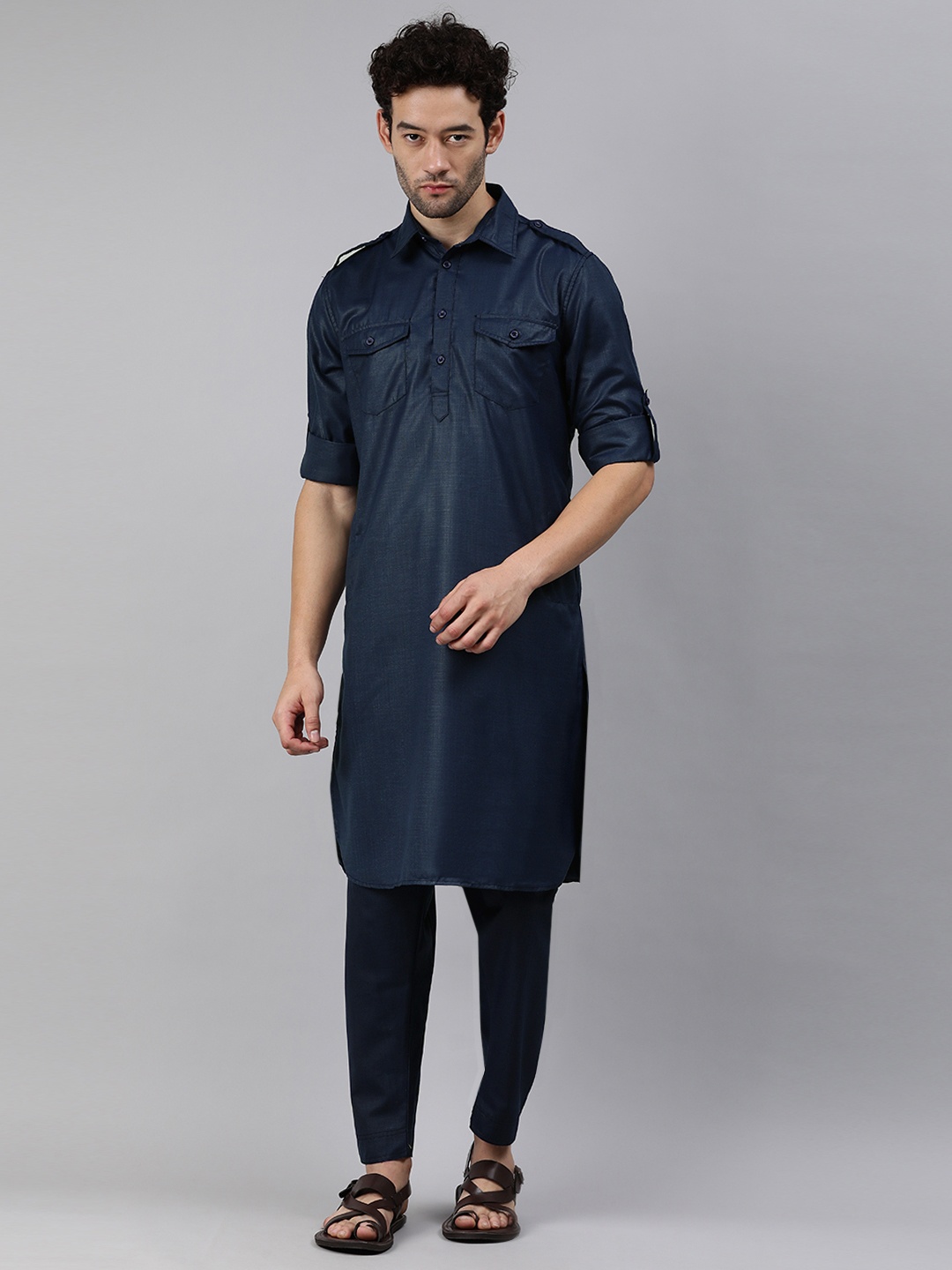 

Freehand by The Indian Garage Co Men Navy Blue Regular Kurta with Trousers