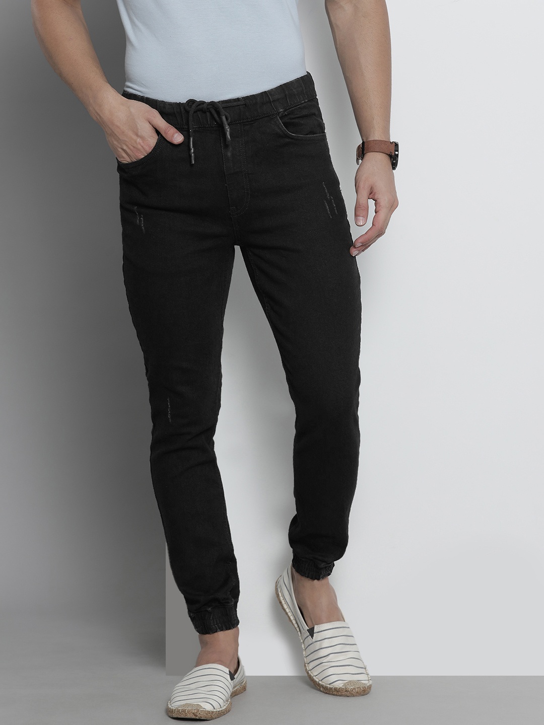 

The Indian Garage Co Men Black Slim Fit Jeans